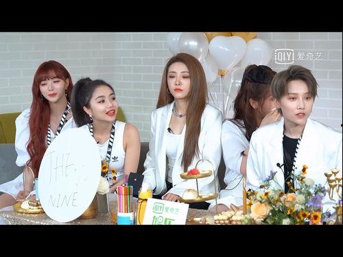 寝室吃瓜谈心,温馨谈心，共享青春点滴